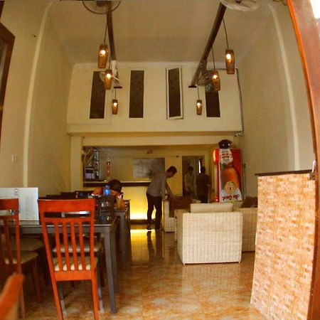 B52 Hostel Phnom-Penh Buitenkant foto