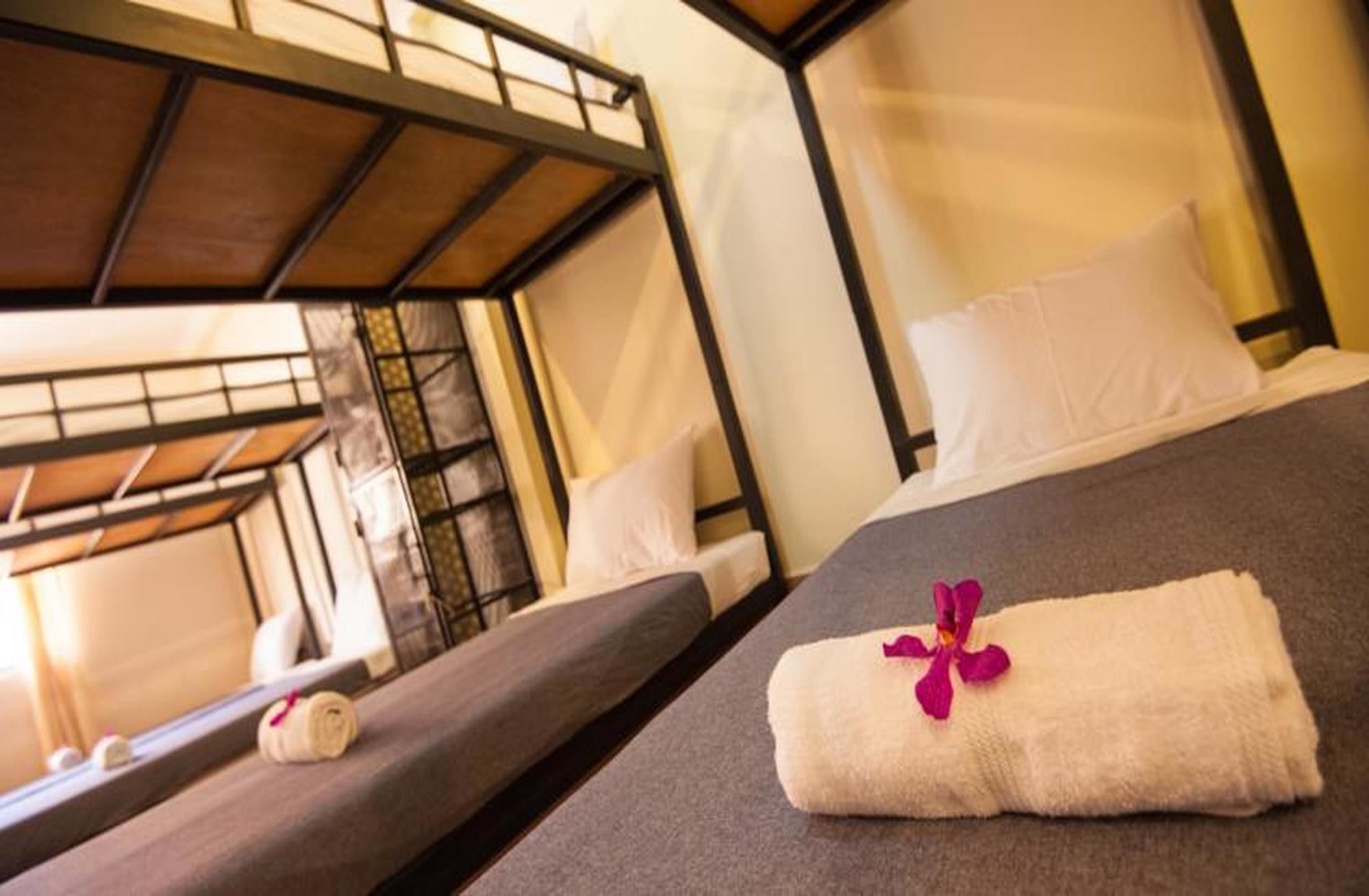 B52 Hostel Phnom-Penh Buitenkant foto