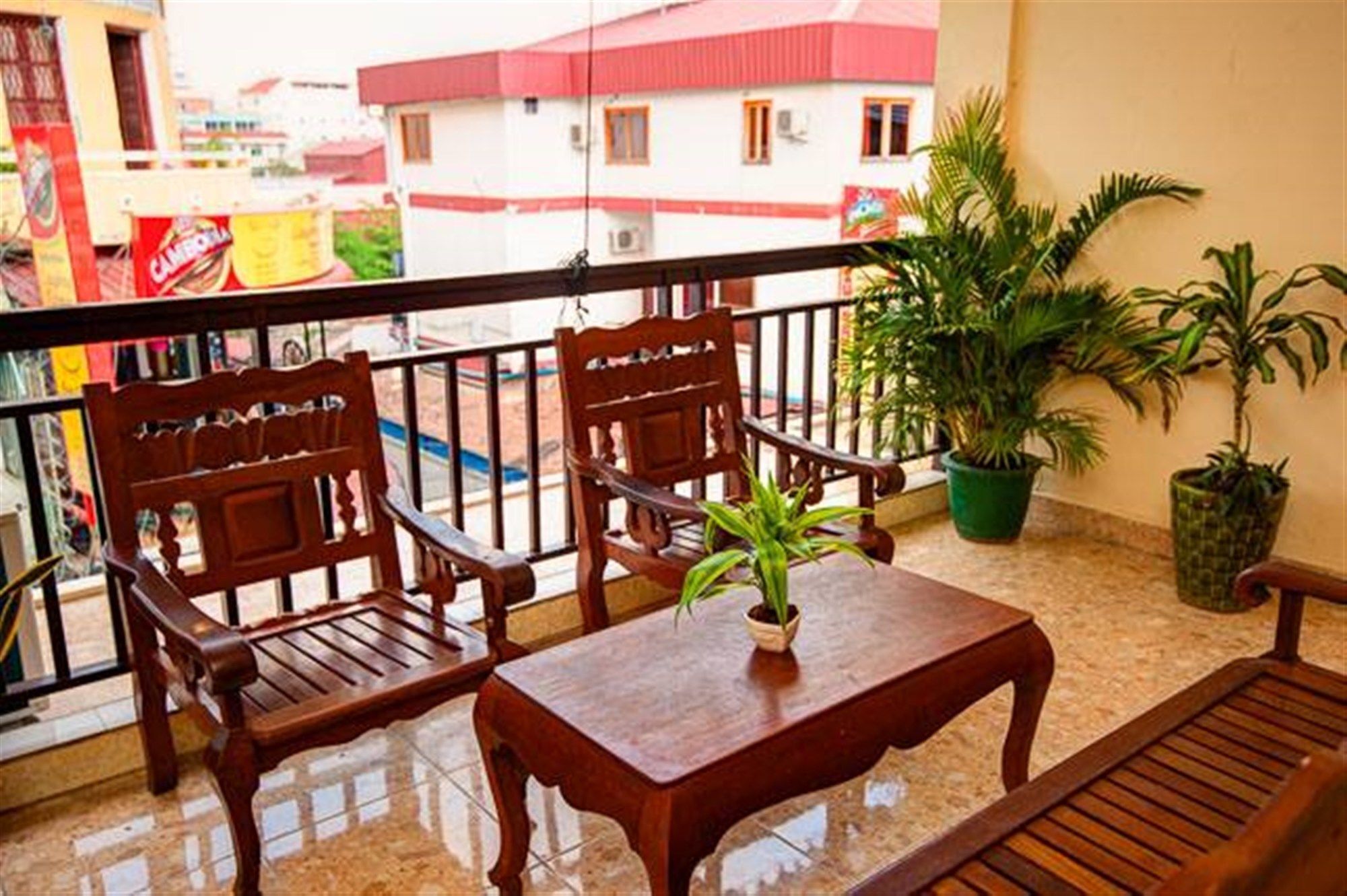 B52 Hostel Phnom-Penh Buitenkant foto